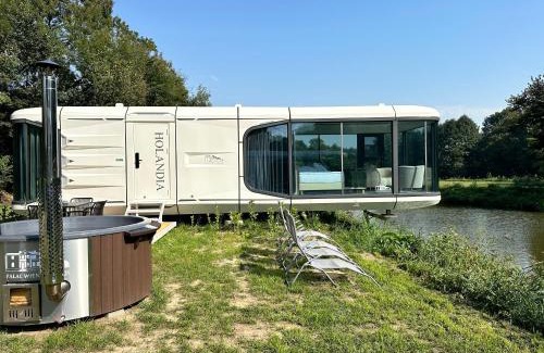 Grodzisk Mazowiecki Cabina | Pałac Wieniawskich - Luksusowe, Całoroczne Domki Glampingowe Nad Jeziorem, Prywatna Balia, Park 10ha