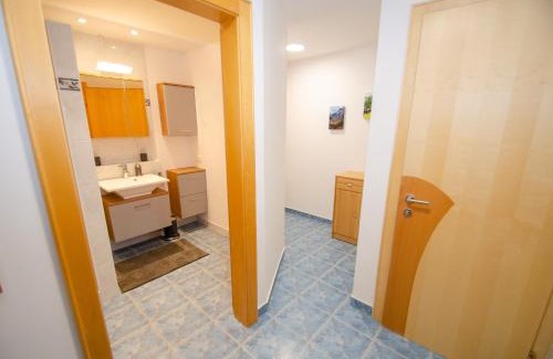 Bruck an der Grossglocknerstrasse Apartamento | Panorama Apartments Bruck by All in One Apartments
