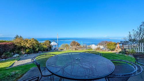 Port Angeles Casa | PA Crows Nest Cottage