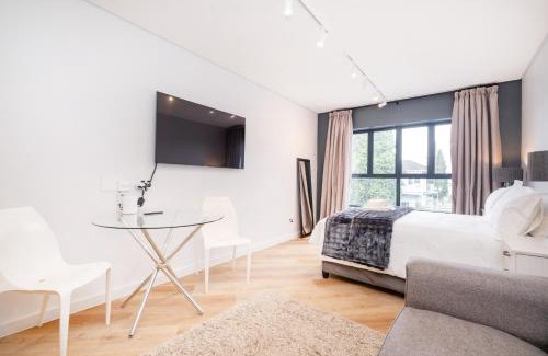 Paarl Apartamento | Paarl Studio With Onsite Parking & Modern Comforts