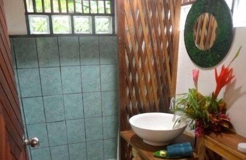 Punta Uva Cabina | Pachamama Jungle River Lodge