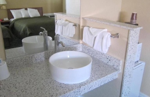 Seaside Hotel | Pacific Best Inn