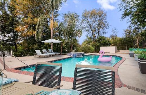 Calabasas Casa | Pacific Dreams Woodland Hills Distinguished 8 BR