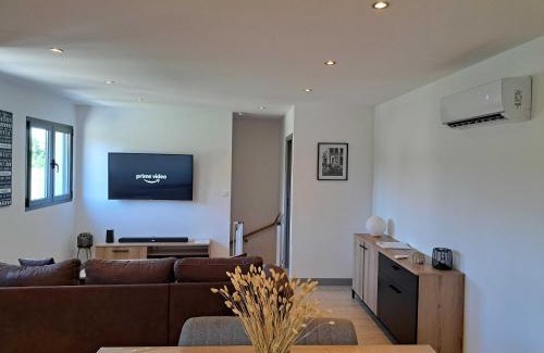 Chalifert Casa | Pacific Green-80M2-Clime-2 big Suites-Parking privé 2 cars-Jardin-Confort