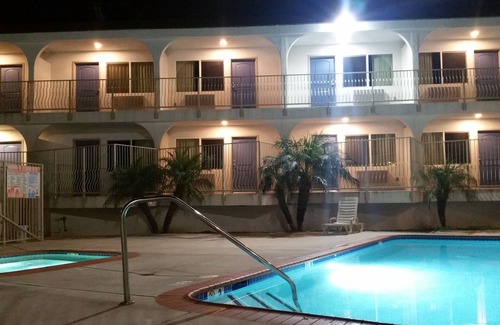 Townsite Hotel | Pacific Inn