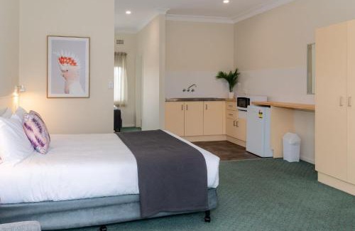 Forster Hotel | Pacific Motel 11