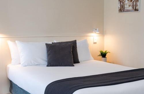 Forster Hotel | Pacific Motel 11