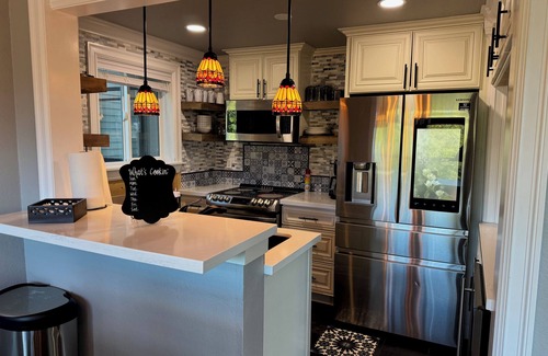 West End Condominio | Pacific NW Heaven: Modern, remodeled 3BR/2Bath Pool/Spa/Fitness, & Views!!!!