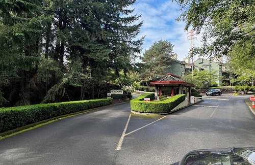 West End Condominio | Pacific NW Heaven: Modern, remodeled 3BR/2Bath Pool/Spa/Fitness, & Views!!!!