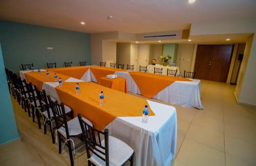 Zona Dorada Hotel | Pacific Palace Beach Tower Hotel