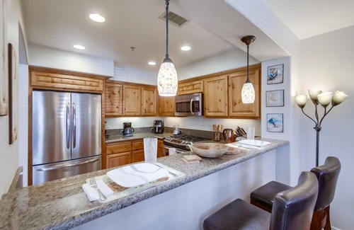Crown Point Condominio | Pacific Paradise