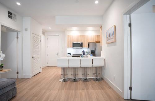 Downtown Apartamento | Pacific Pearl 2 bed Apt with FREE PARKING in Santa Monica