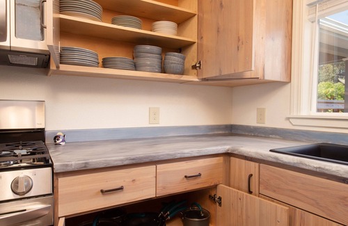 McKinleyville Casa | Pacific View - Oceanside Tropical Oasis