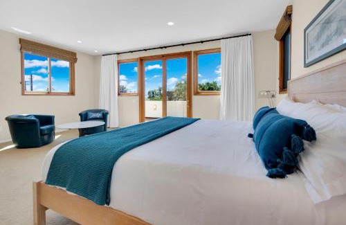 North Pacific Beach Casa | Pacific Views Retreat - Rooftop Deck, Game Room, Fire Pit & Cozy Backyard!