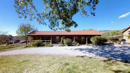 Spanish Valley Casa | Pack Creek ~ Creekside East
