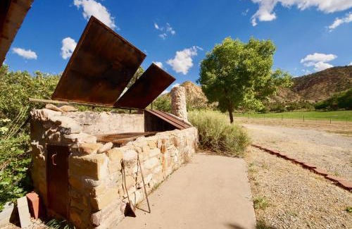 Spanish Valley Casa | Pack Creek ~ The Lodge