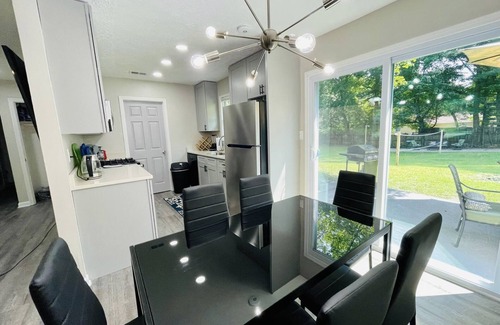 Powder Springs Casa | ★ PacMan Arcade, Fire Pit, Volleyball, Foosball★