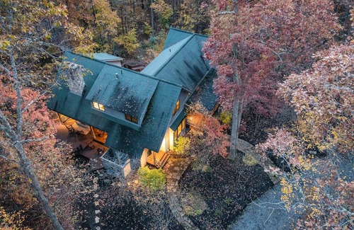 Victor Casa | Paddle House on the Rim of the New River Gorge
