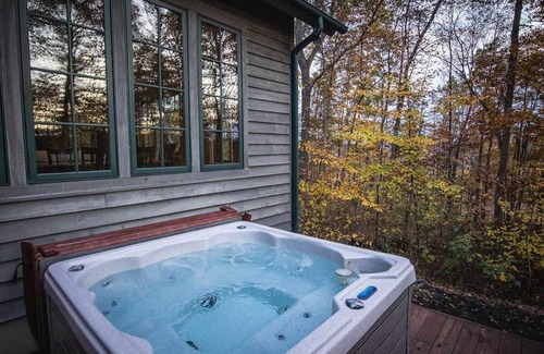 Victor Casa | Paddle House on the Rim of the New River Gorge