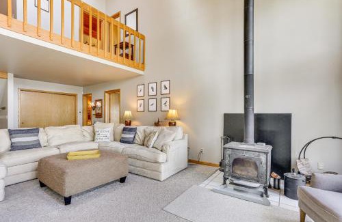 Lakeville Casa | Paddle, Swim, Bike and More Lake Wallenpaupack Home