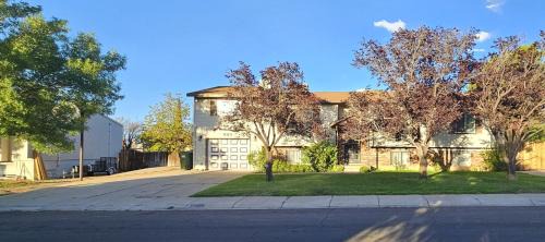 Page Casa | Paddleboards, Grill, Fire Pit, Air Hockey, WD, Brkfst, Sleeps 14