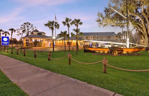 Crystal River Complejo | PaddleTail Waterfront Lodge, Trademark Collection by Wyndham