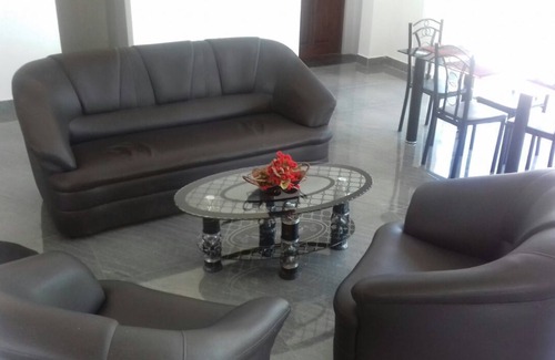 Nuwaragam Palatha Central Cama Y Desayuno | Padmasiri Holiday Resort