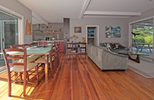Tryphena Casa | Pah Beach Bungalow, Tryphena
