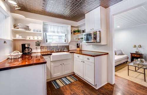 Bradford Casa | Romántica, encantadora casa de campo de 2 dormitorios en el lago Lamoka