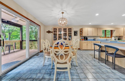 Westlake Corner Casa | Painted Sky Landing - Dog-friendly / Game Room / Water Toys
