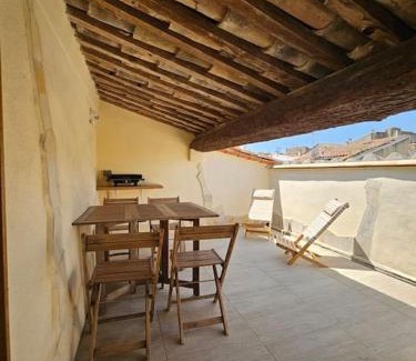 Fleury Apartamento | Paisible maison de village avec terrasse