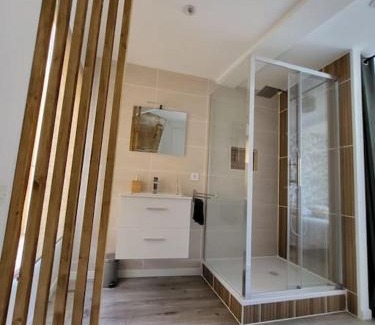 Fleury Apartamento | Paisible maison de village avec terrasse