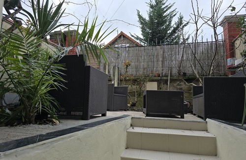 Bondy Apartamento | Paisible Studio. Proche de Tout Commerces, Services et Transports