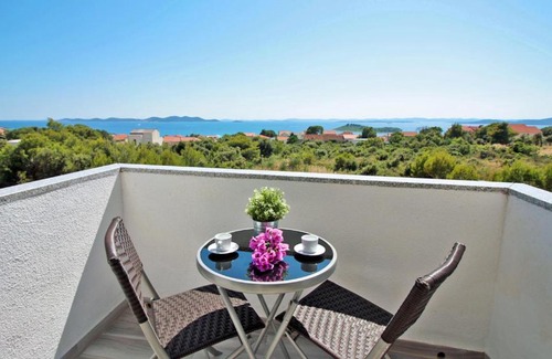 Pakostane Apartamento | Pakostane - KORNATI - studio de 40 m2 avec piscine