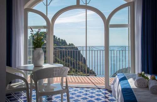 Pontone Cama Y Desayuno | Palazzo San Giovanni Resort, 10 charming apartments on the Amalfi Coast