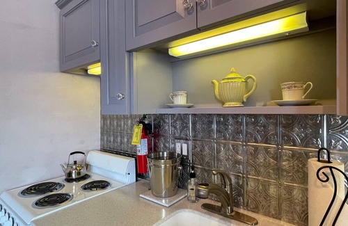 Salida Condominio | Palace Hotel Condos- Suite 303- Elegant Suite with Historic Style