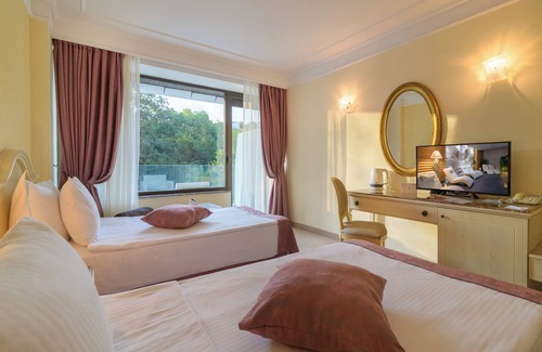 Saints Constantine and Helena Hotel | Palace Hotel - Sunny Day Resort