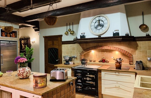 Liencres Casa | Casa-palacio con piscina. para 21 personas en Cantabria, a 9Km de Santander.