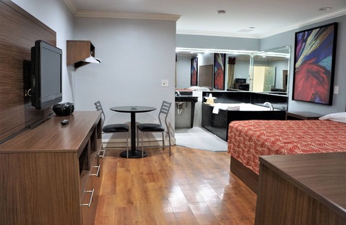 Brookhollow Hotel | Palace Inn - Antoine