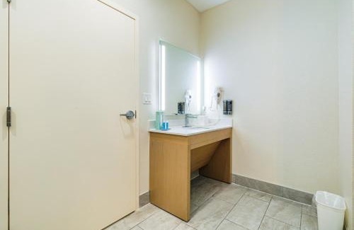 Humble Hotel | Palace Inn Blue-IAH East