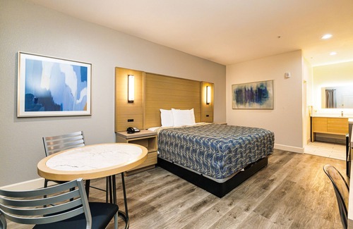 Humble Hotel | Palace Inn Blue IAH East