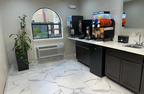 Southeast Houston Hotel | Palace Inn I-45 & Bellfort
