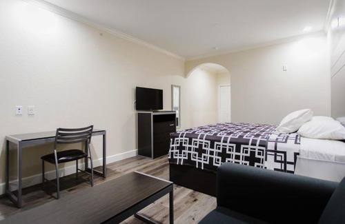 Houston Hotel | Palace Inn TX-249
