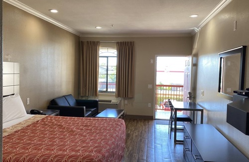 George Bush Park/Eldridge Hotel | Palace Inn Westheimer