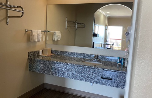 George Bush Park/Eldridge Hotel | Palace Inn Westheimer