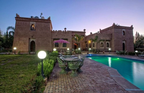 Sidi Abdallah Ghiat Villa | Palacio con 2 villas y 2 piscinas en Sidi Abdellah Ghiat