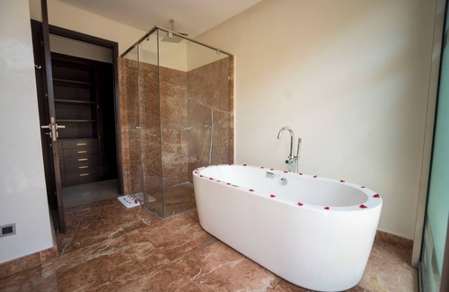 Annakhil Casa | Palais Gen Eden Marrakech – Séjour VIP avec Piscine, Restaurant et Services Premium