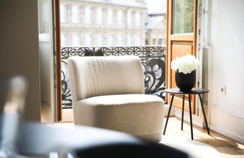 Mitte Apartamento | Palais Passy~Design Suite mit Ausblick im Zentrum