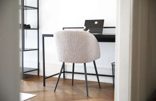 Mitte Apartamento | Palais Passy~Design Suite mit Ausblick im Zentrum