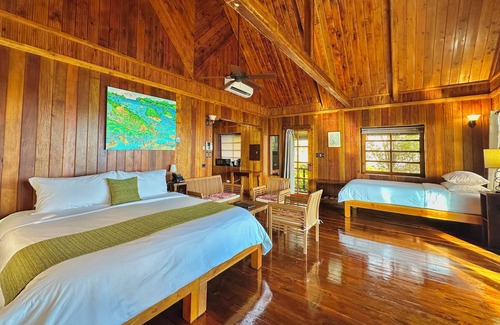 Meyungs Cabina | Palau Carolines Resort